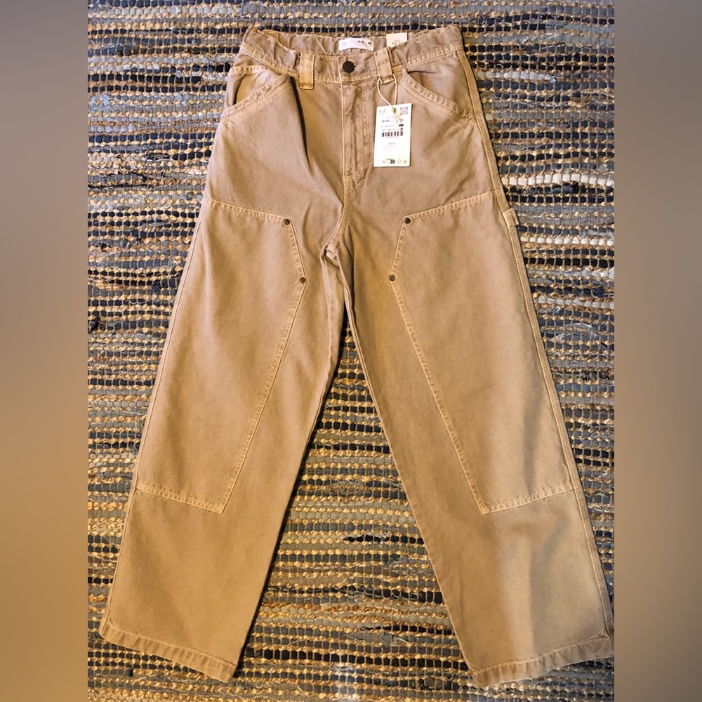 Kids UNISEX Tan Cargo/Carpenter Pants - Durable Everyday Comfort
Size 14
